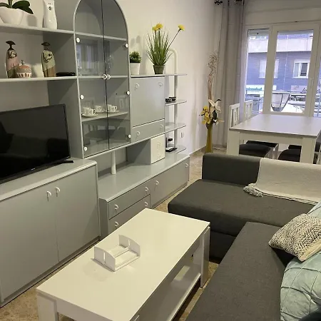 Apartamento Al Lado De La Playa Y Con Garaje カディス
