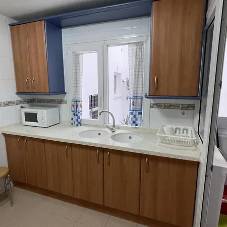 Apartamento Al Lado De La Playa Y Con Garaje * カディス